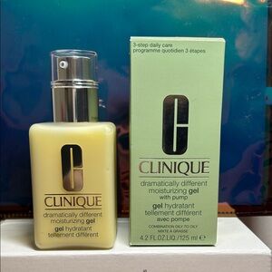 Clinique Dramatically Different Moisturizing Gel 125ml